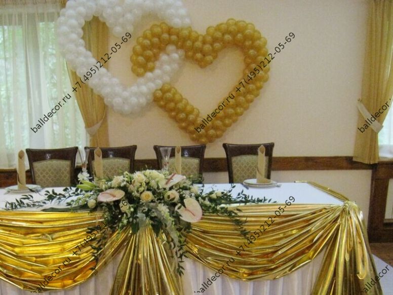 цветочное украшение свадебного стола