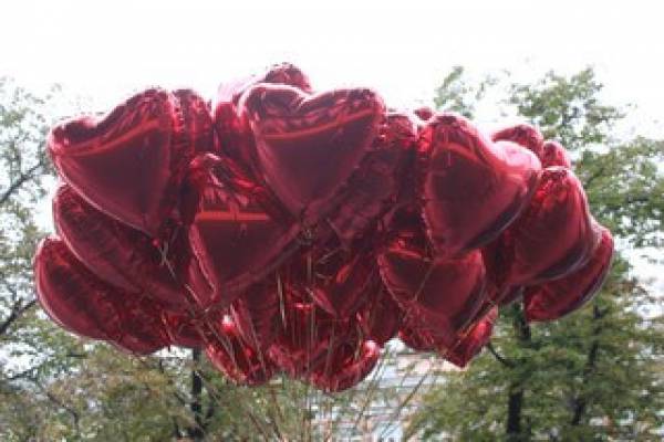 Букет сердец из воздушных шаров на праздник