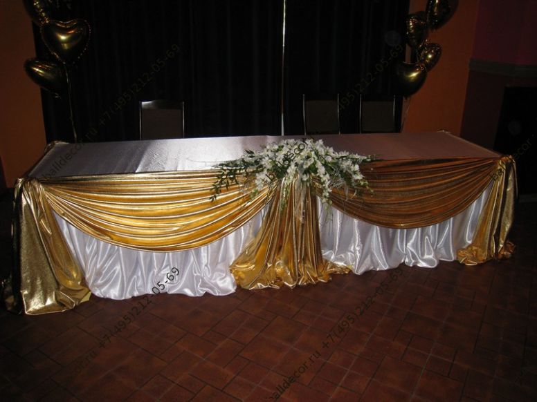 украшение зала на свадьбу цветами и тканями фото