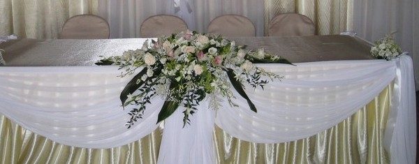 Оформление свадьбы тканью и цветами