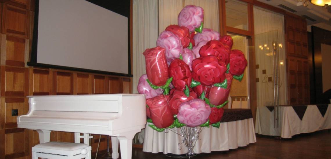 Букет цветов из фольгированных шаров