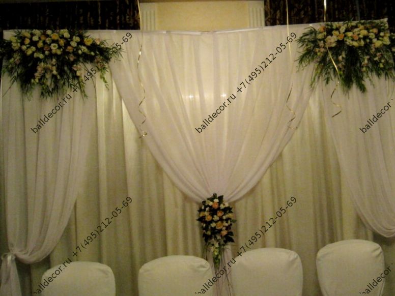 украшение свадебного зала живыми цветами фото